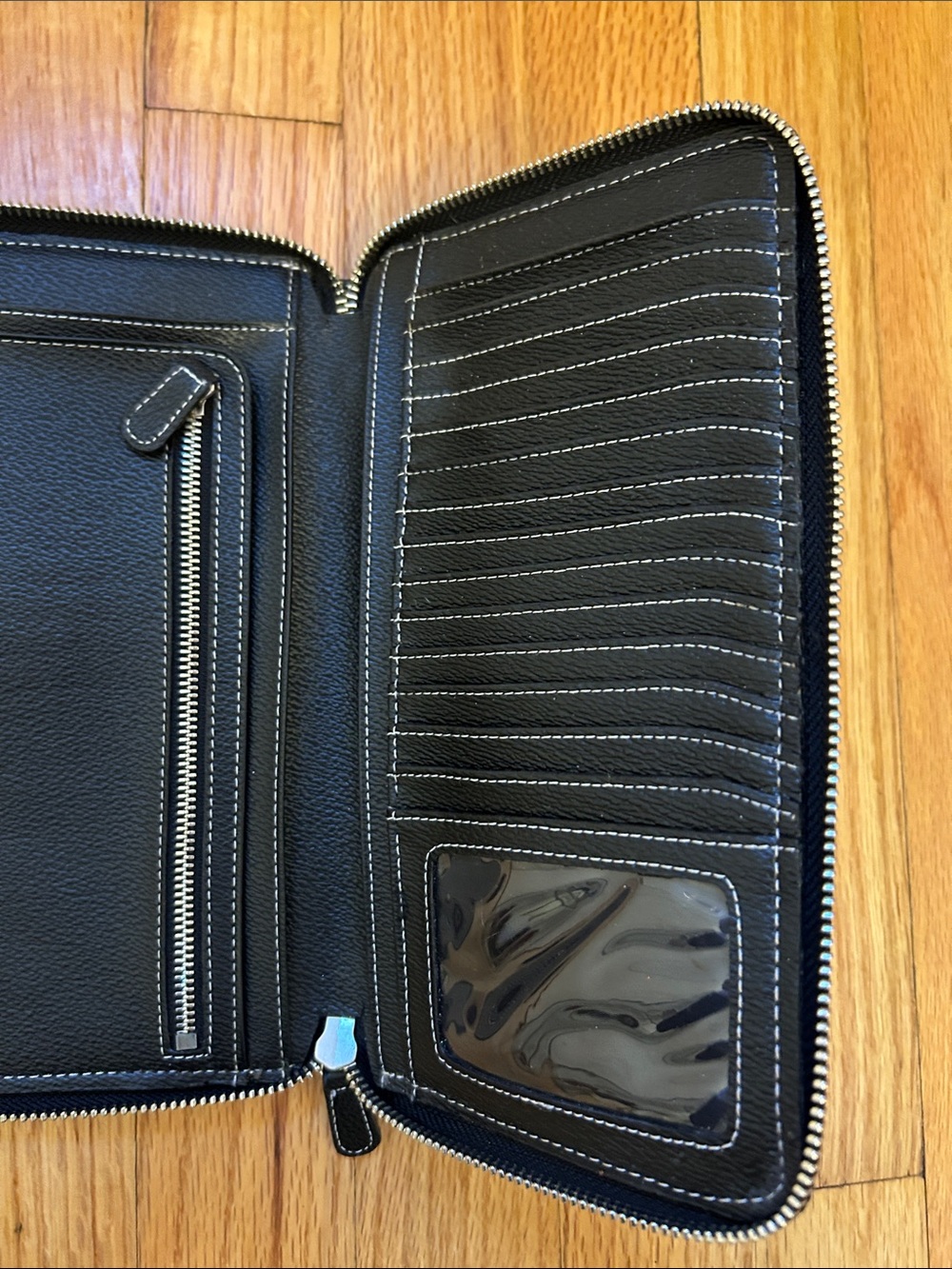 Ed Hardy Wallet - Picture 4 of 5